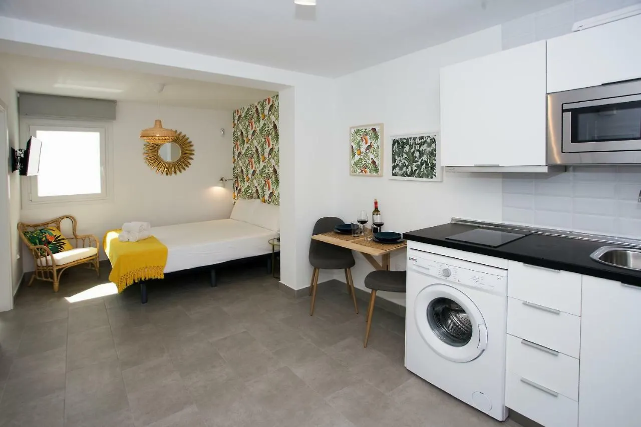 Monko - Kiwi & Tropycal Apartment O Τορρεμολίνος
