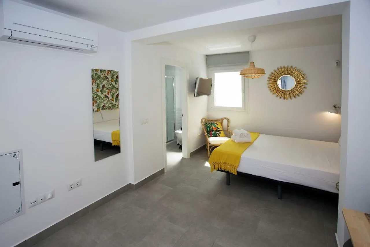 Monko - Kiwi & Tropycal Apartment O Τορρεμολίνος 0*,  Ισπανία